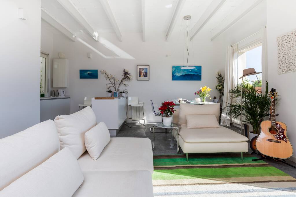 Top floor apartment. We face the sea to the southeast and get tremendous light in the early day.