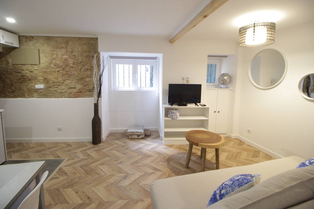 Spacious living room