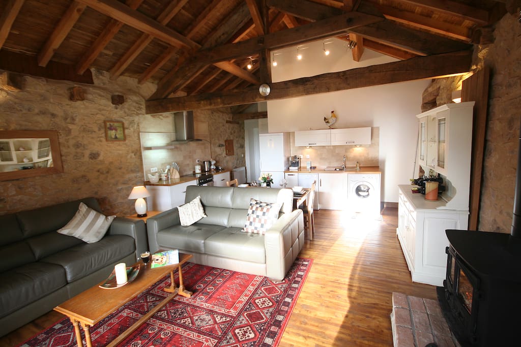 Lounge and kitchen / dining area