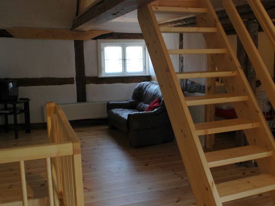 Couch im Zwischengeschoss