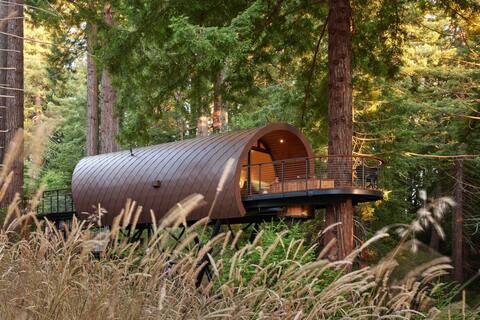The Spectacular Spyglass Treehouse