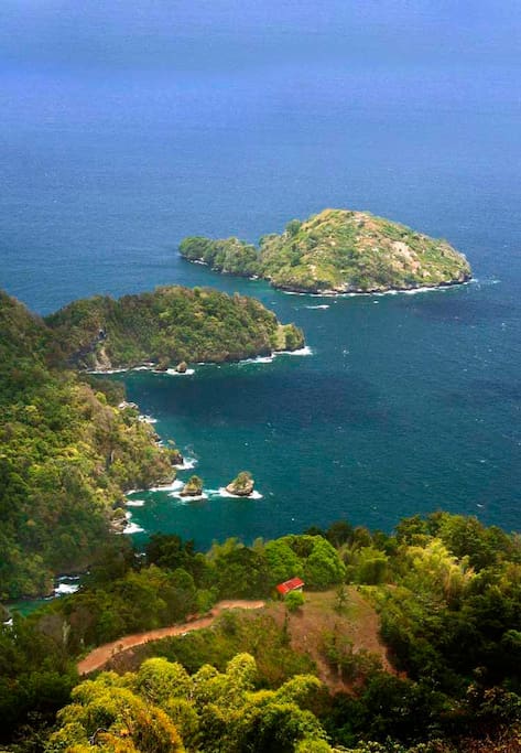 Sau d'eau island to the north