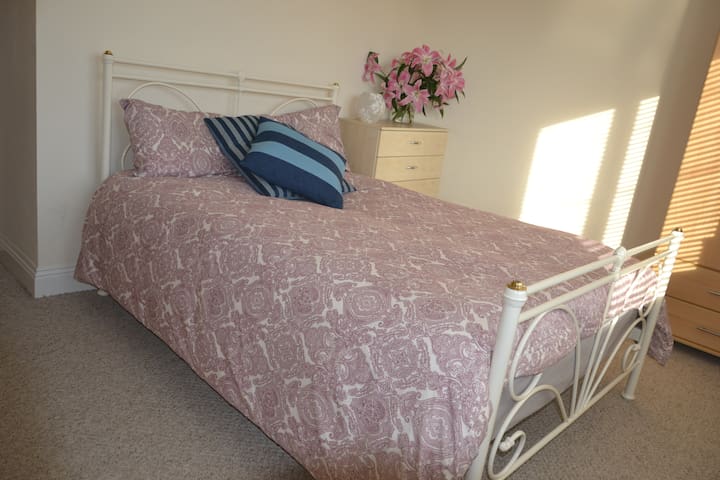 Quiet double room  in London Bridge