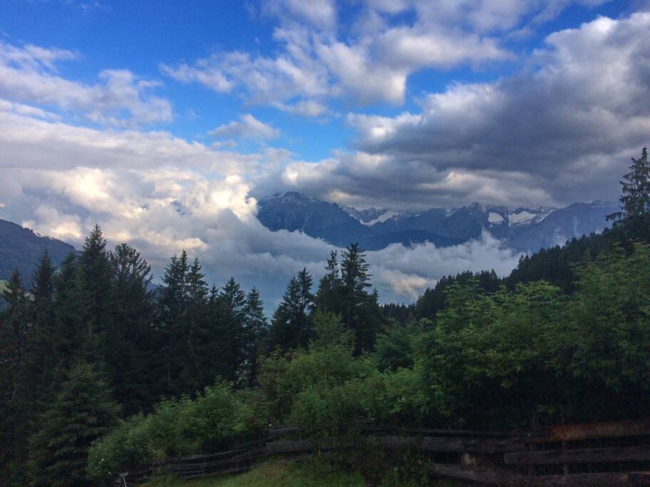 Hütten-Aussicht zum Karwendel