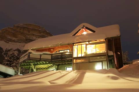 Bioclimatic Rental Cottage in the Mountains