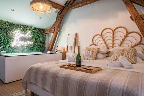 🌴 Bali Room 🌴 Beautiful studio getaway JACCUZI