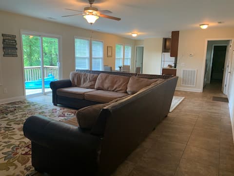 Top Airbnb: Lakeside Cottage nestled near Pinehurst and CHP in Pinehurst / Southern Pines