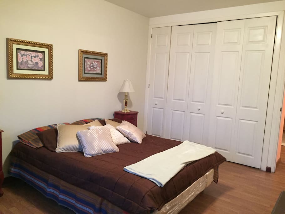Room/Cuarto
