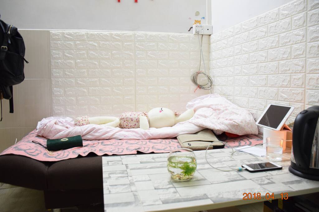 你将与它共度一晚的小沙发