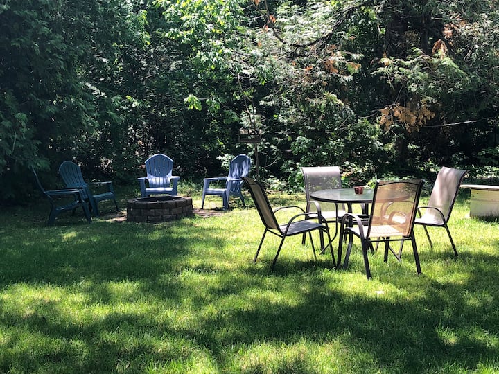 Historic Log Cabin by the Bay (Lake View) Cabins for Rent in Ellison