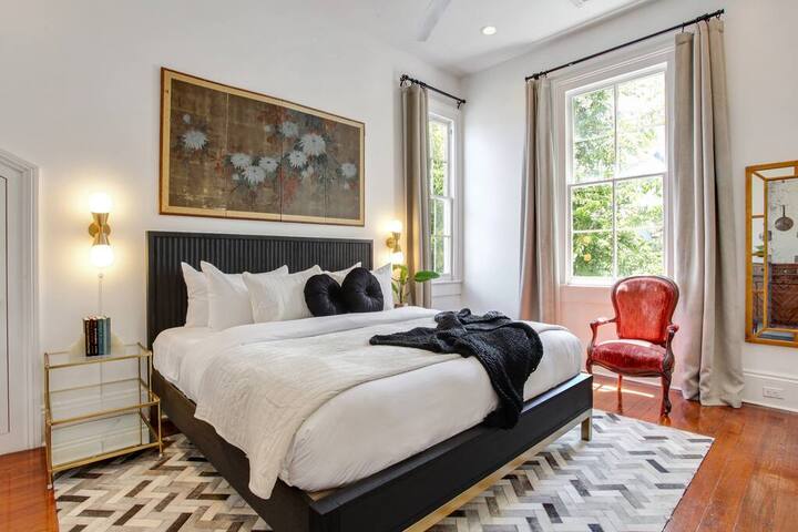 Historic Luxury Retreat gallery image 2