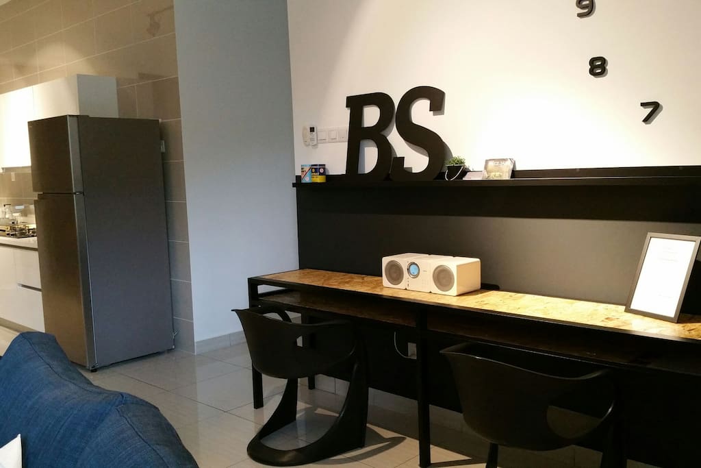 Working place for Business Travel... add a bit of Jazz music is good too.