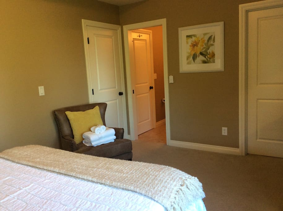Master bedroom private bathroom