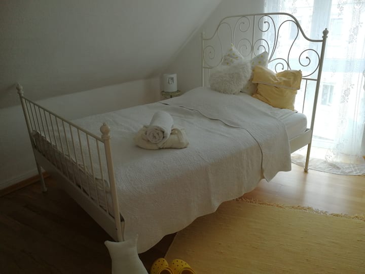 Room Y Zimmer Dottendorf Garten Un Campus Yello - Bonn