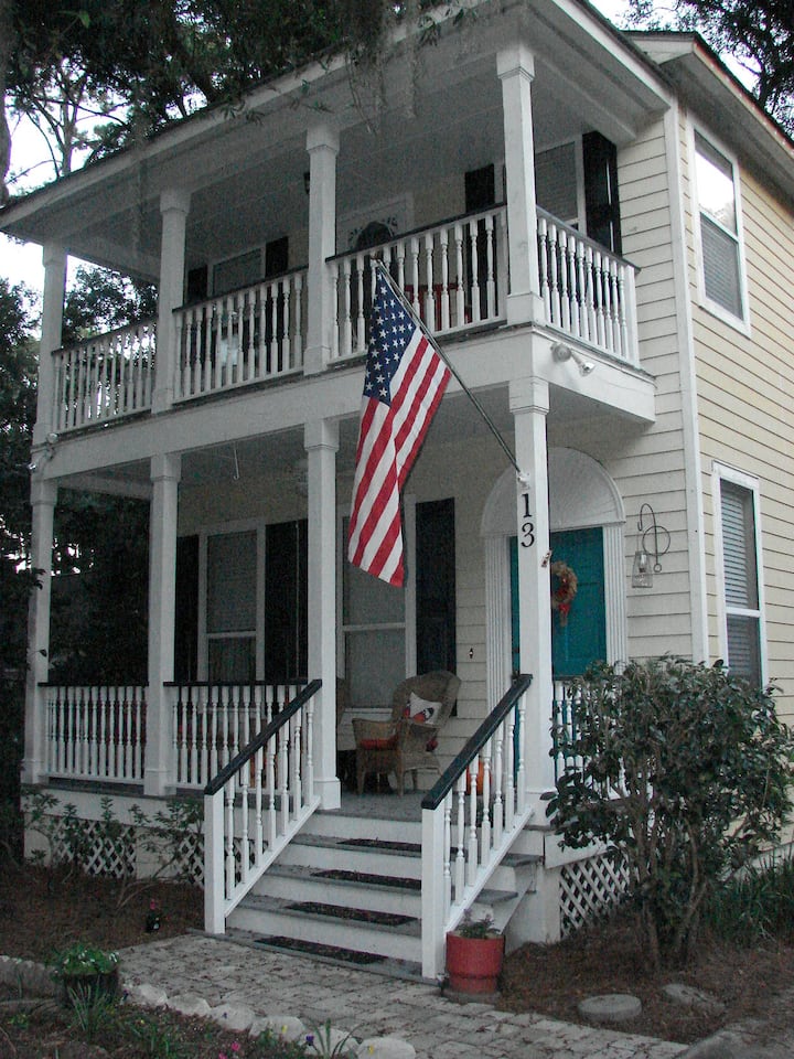 Charming Cottage by the Bay Cottages for Rent in Beaufort, South