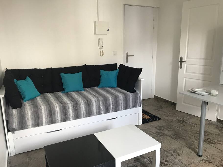 Banquette lit en version fermée
