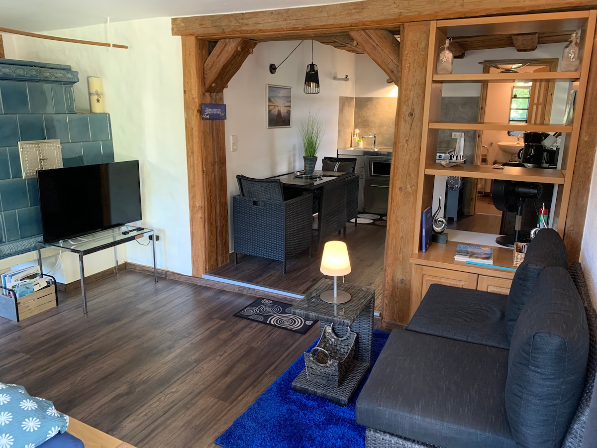 Annuncio Airbnb popolare: "Historique" Isabelle Résidence country house in the countryside a Meersburg