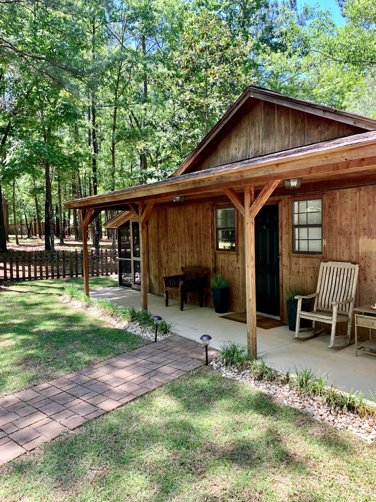 Delightful cabin getaway perfect for relaxing Cabins for Rent in