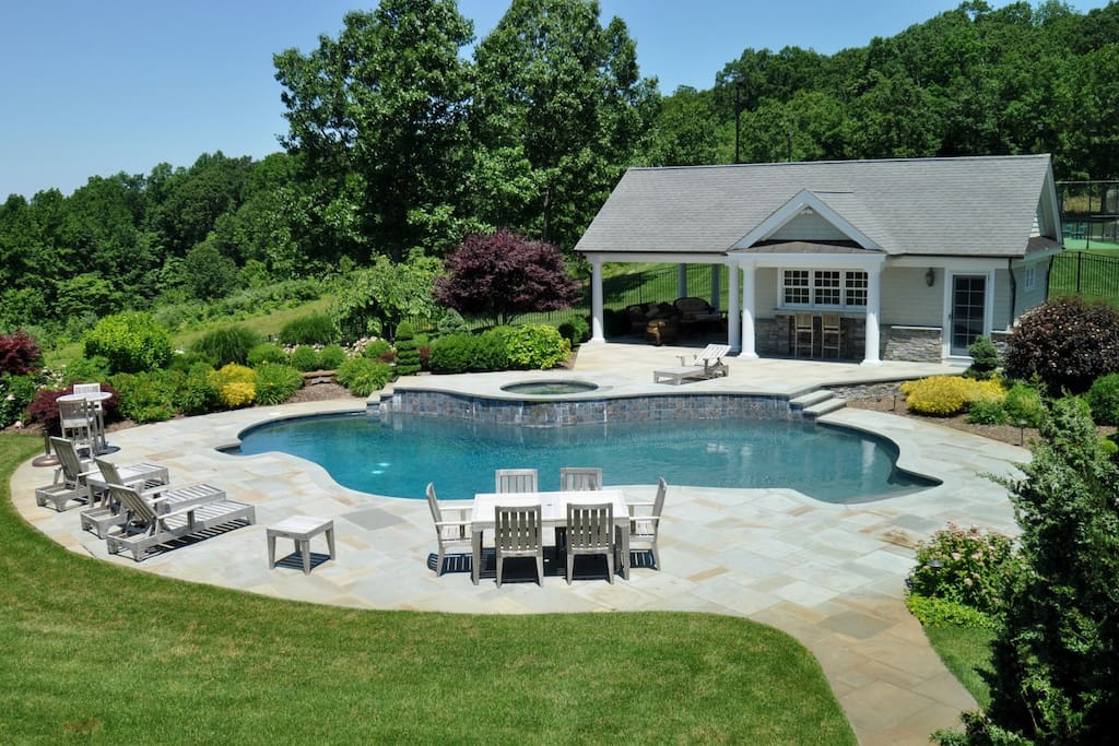 HEATED POOL, JACUZZI AND A POOL HOUSE AVAILABLE FOR USE MAY TO OCTOBER