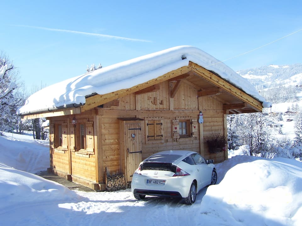 A little Savoyard chalet below La Princesse, Demi-Quartier, Megève, France, photo 2 of 10