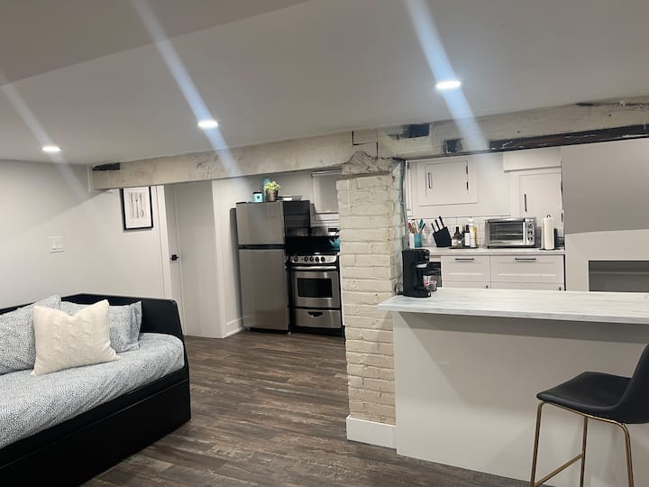 Strathcona Studio - Hamilton