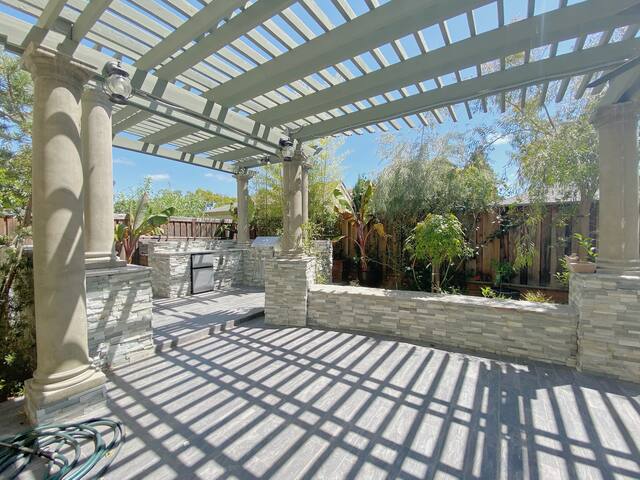 Luxury Executive 4B/2.5B Home–Walk to Santana Row gallery image 2