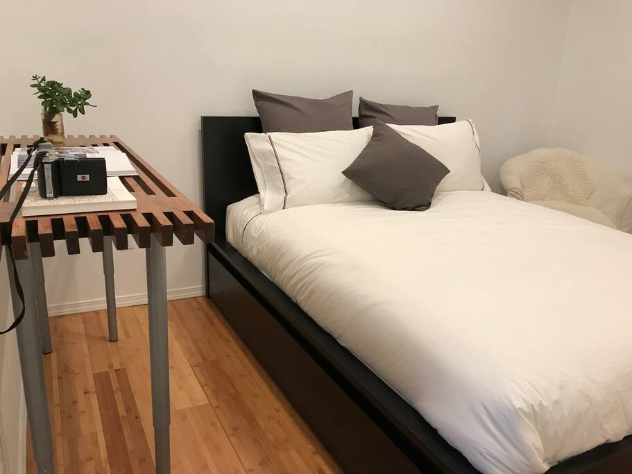 Extra fluffy queen size bed