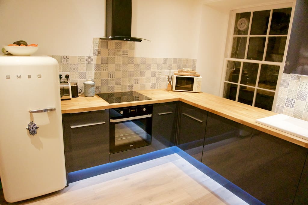 Fully fitted kitchen