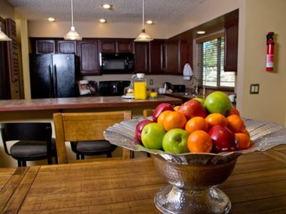 Dining Room & Kitchen