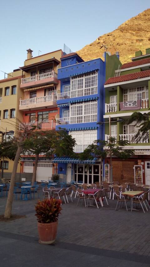 Mountain View - Blue Building - Port of Tazacorte