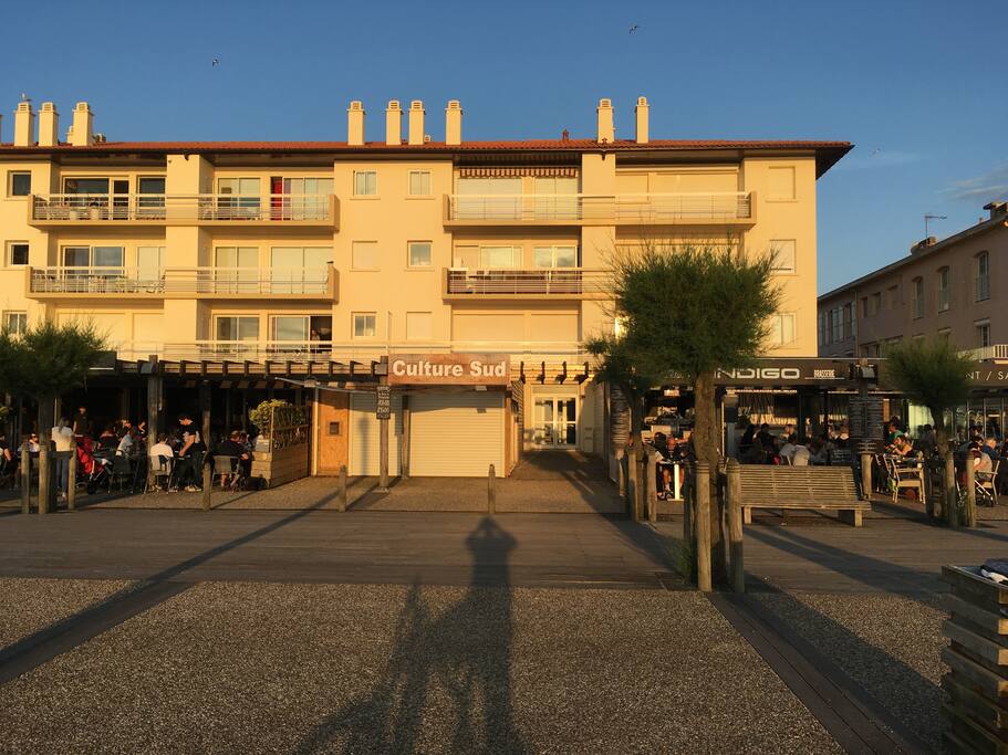Entrée de la résidence sur le front de mer