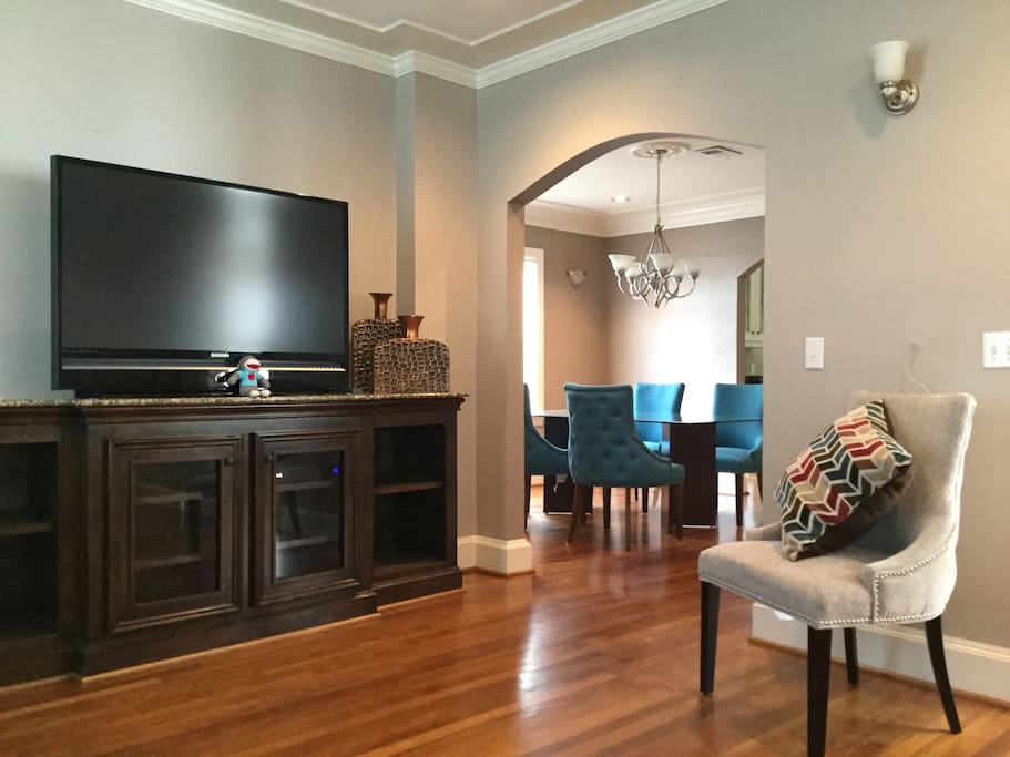 Extremely comfortable
living room
