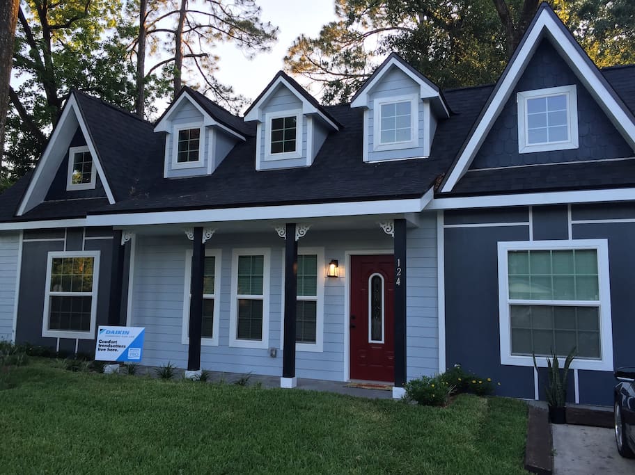 600sqft Tiny Victorian built on fyi's #1 hit tv show "Tiny House Nation"