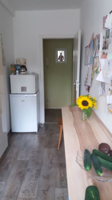 Küche (inkl. Kühlschrank, Kaffeemaschine und Mikrowelle)