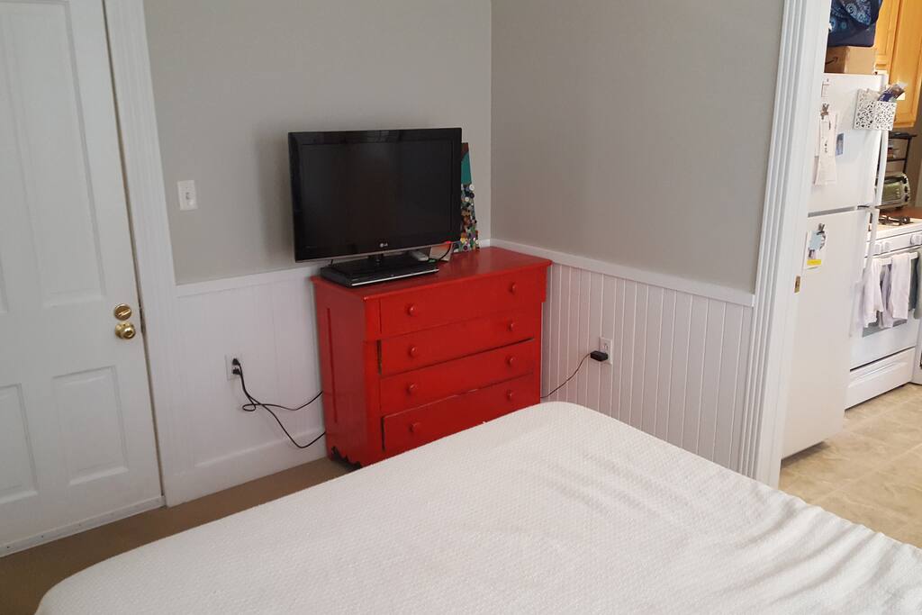 TV in guestroom with Roku player