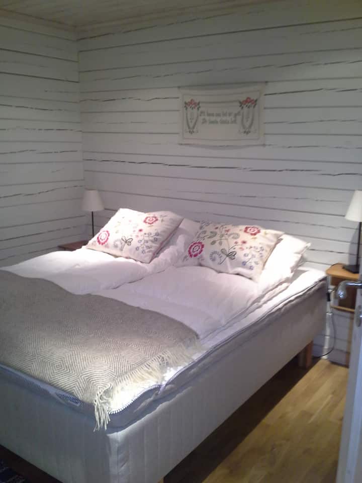 Kitanda cha watu wawili