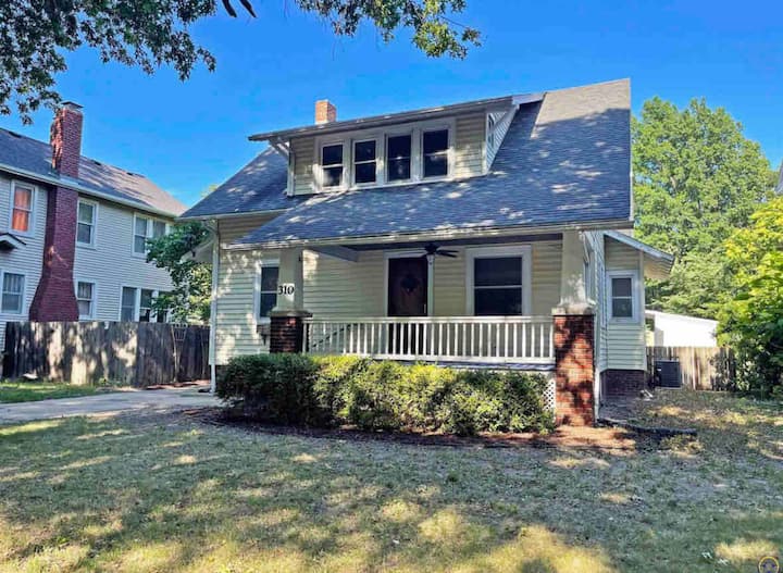 Cozy basement apartment/private entrance & parking Houses for Rent in