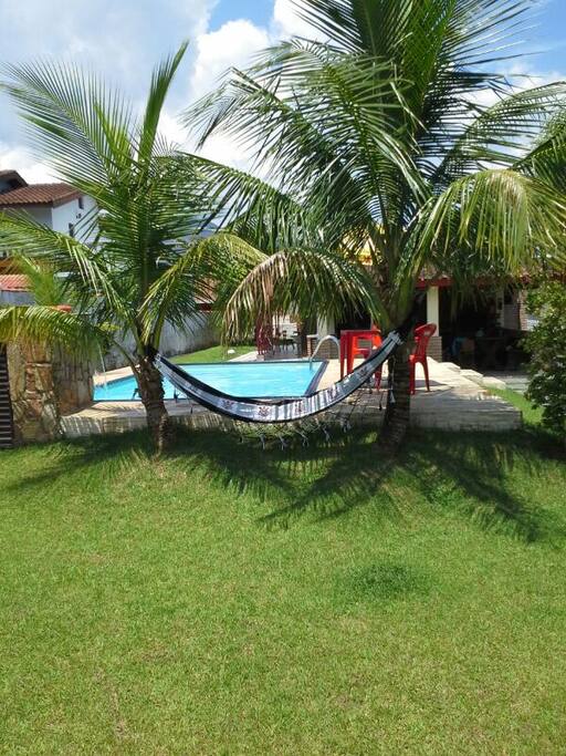 Amplo quintal e piscina grande