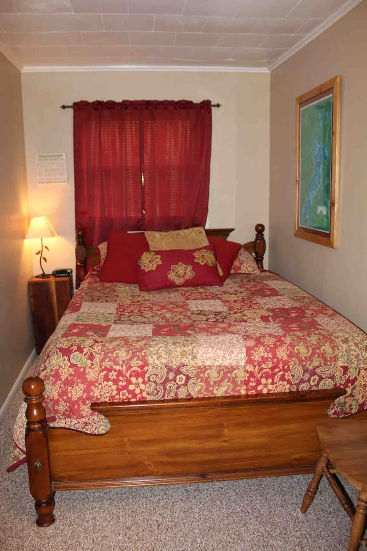 带标准双人床的客房