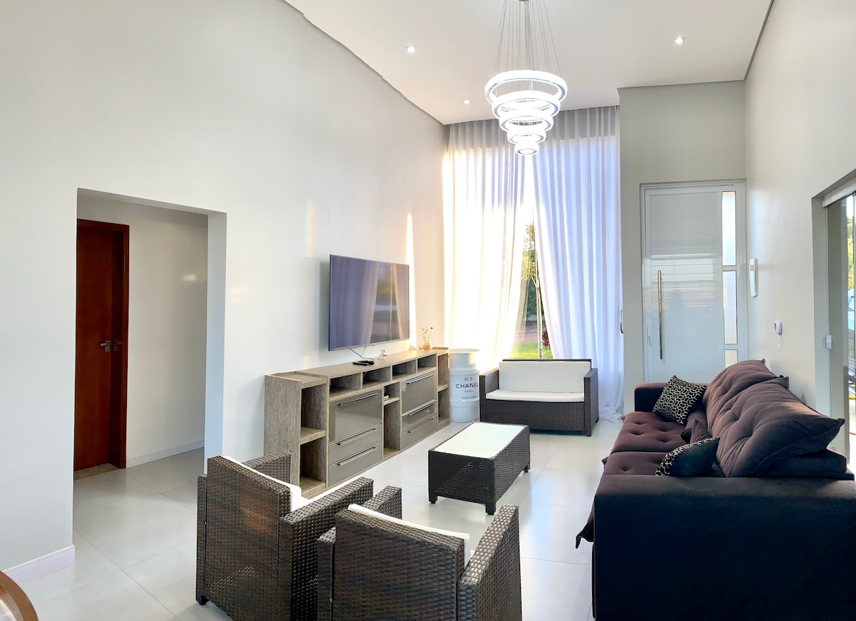 Anúncio popular: Your home at Ninho Verde II with a heated pool em Pardinho
