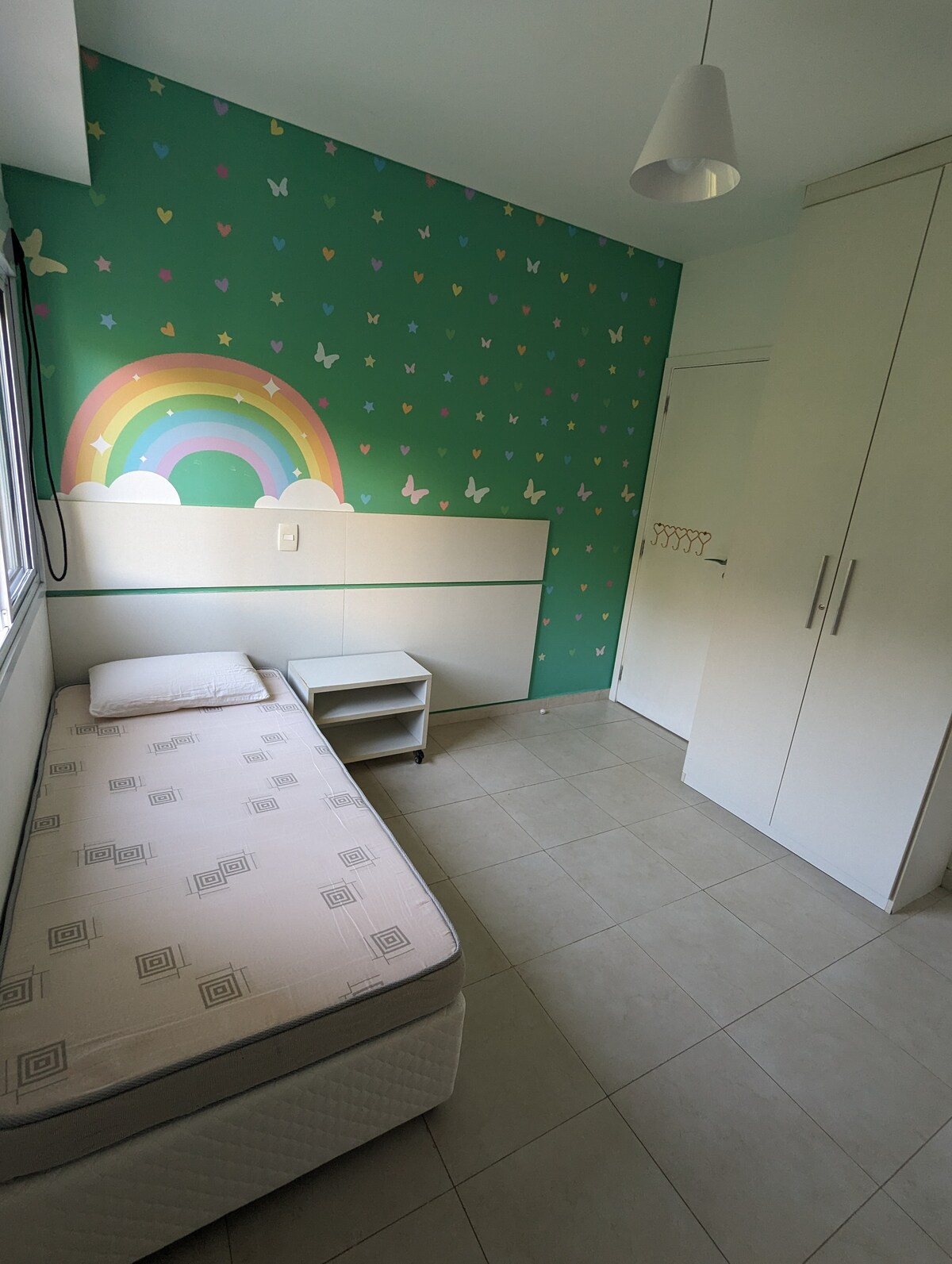 Апартман 3 - клима уред и брачен кревет (детски долен кревет)