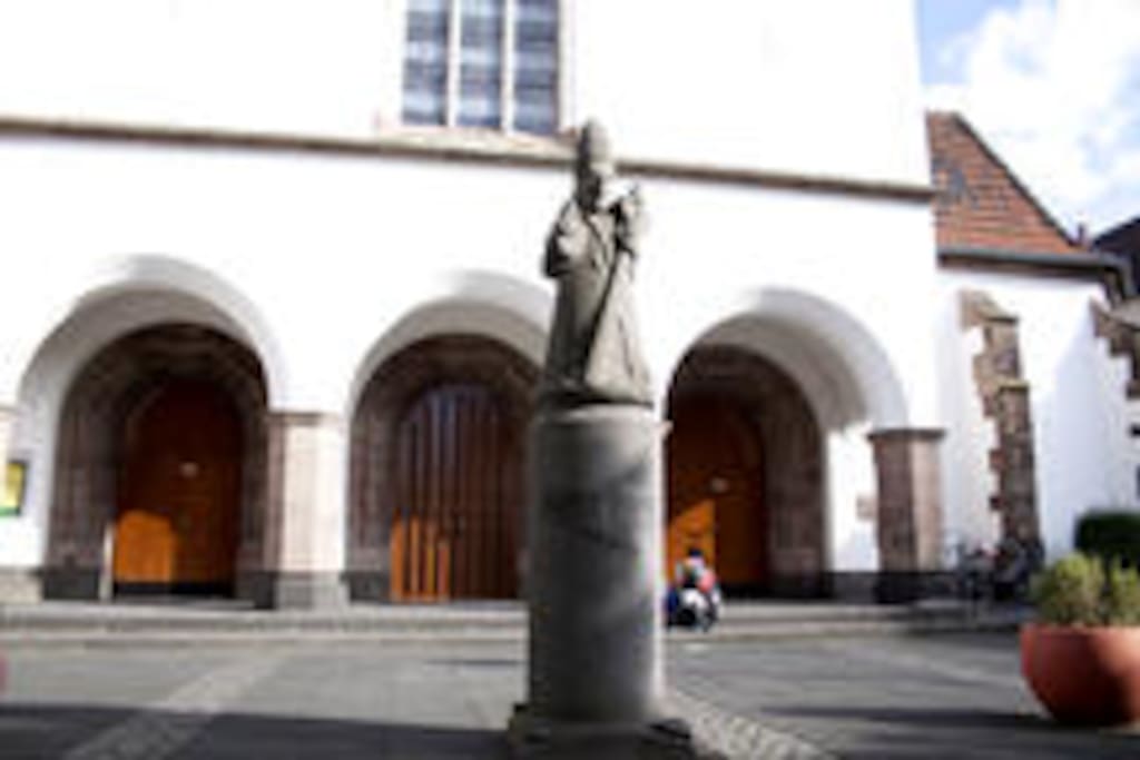 Kirche (Nachbargebäude)