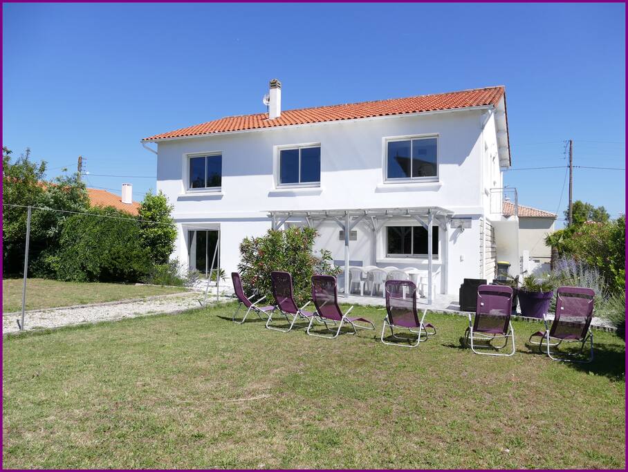 Arrière de la maison avec le jardin de 500m²