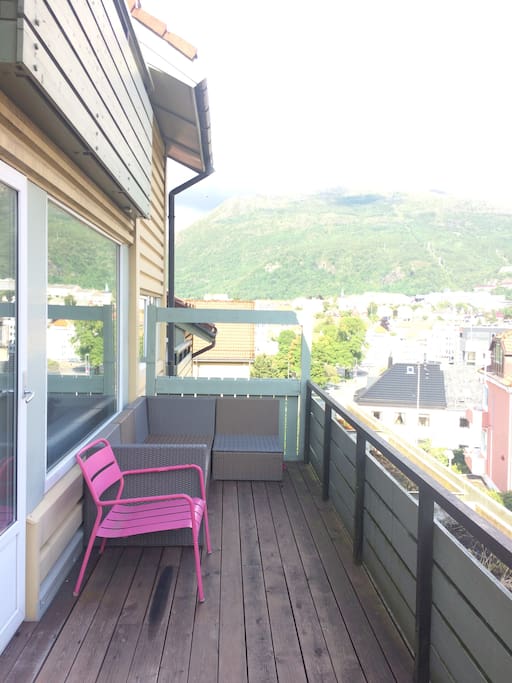 17m2 terrasse med utsikt mot Ulriken