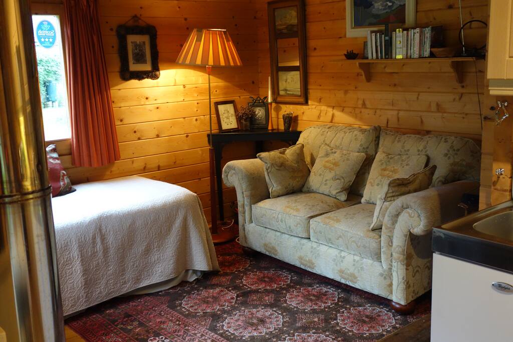 Living room, showing 2nd bed