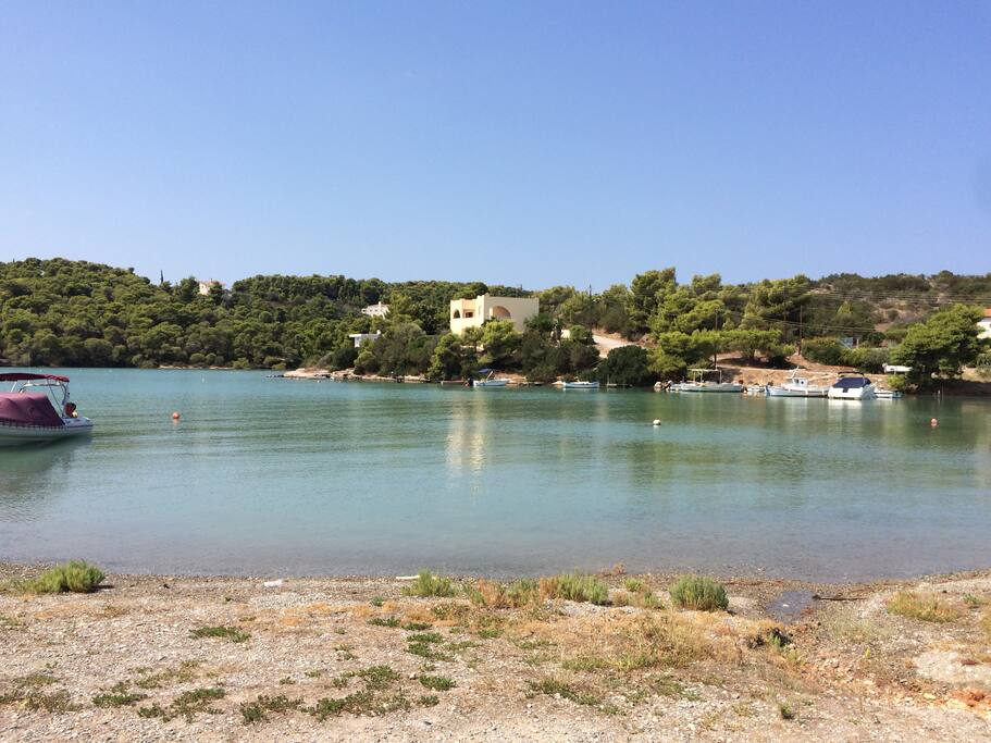 Η ακτή Μπαλτιζα 50μ. απο το διαμερισμα!