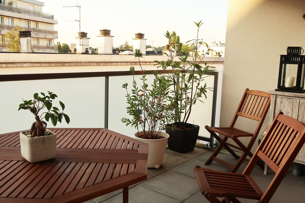 terrasse avec soleil du matin jusqu'à 16h