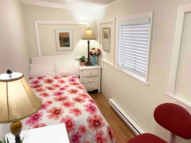 Bedrooms(#F) Adjacent to Harvard/MIT走路到哈佛