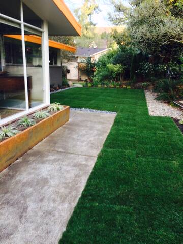 Updated Mid Century Modern Close-In