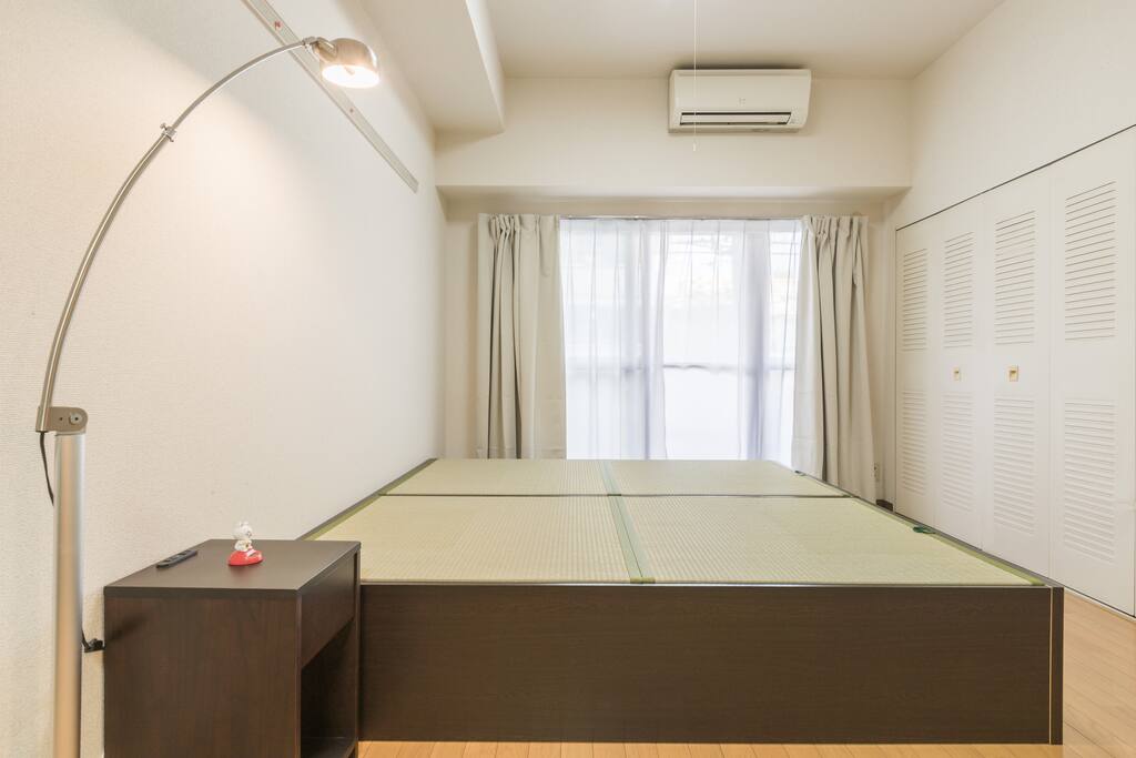 King size Tatami bed